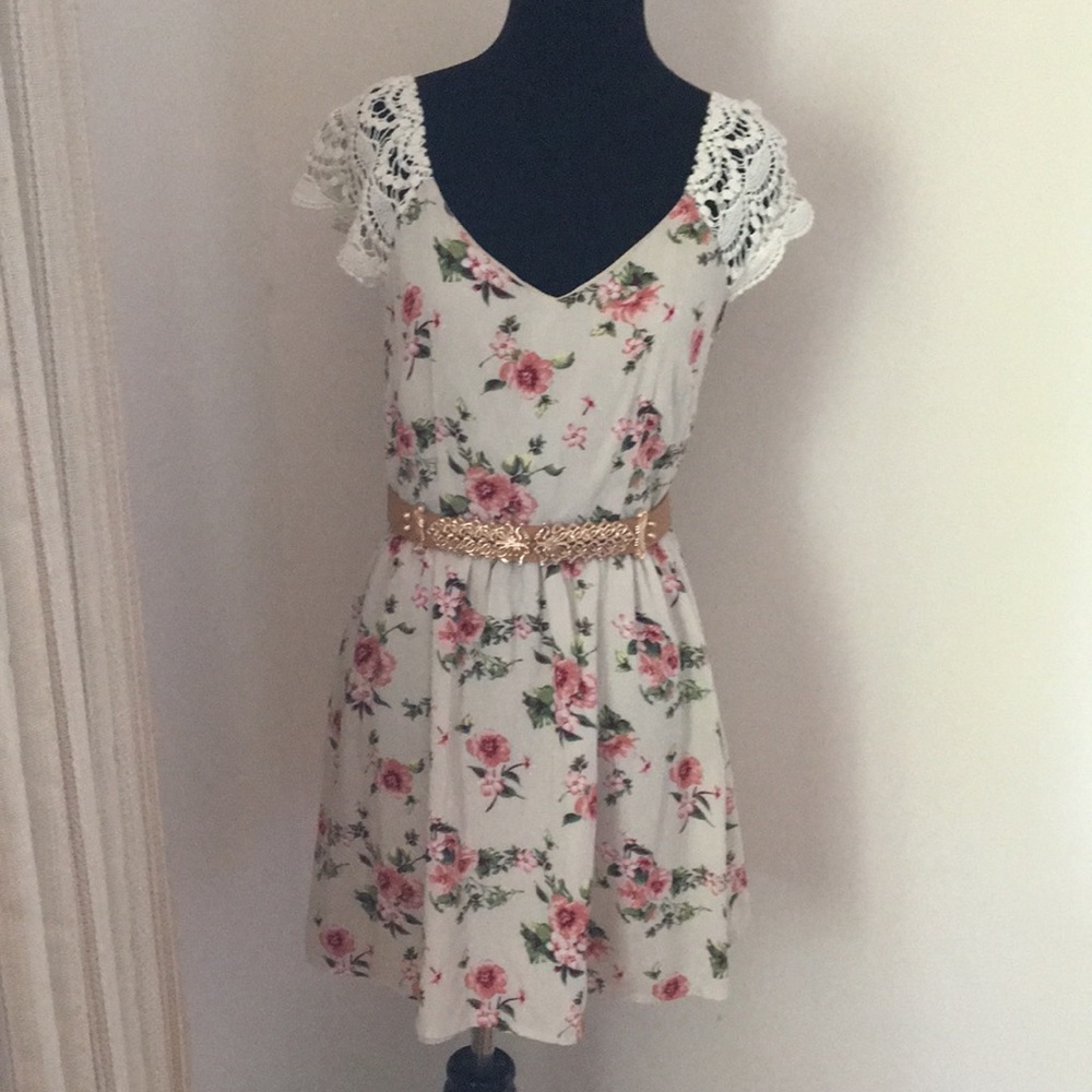 F21 floral dress with crochet sleeves